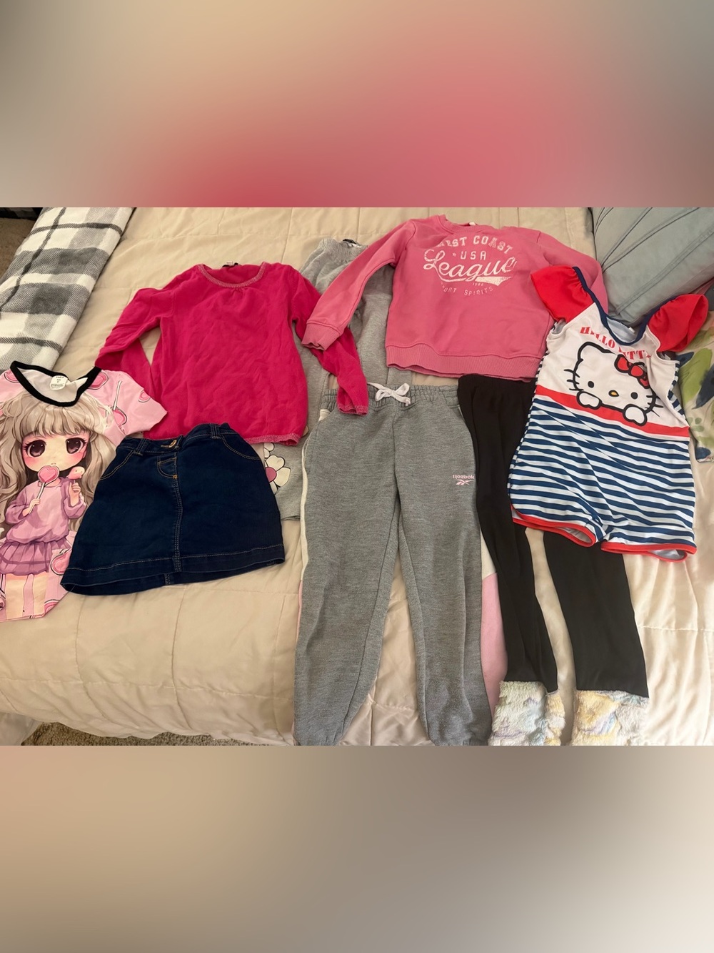 A lot of 8 pieces girls clothes size 5T